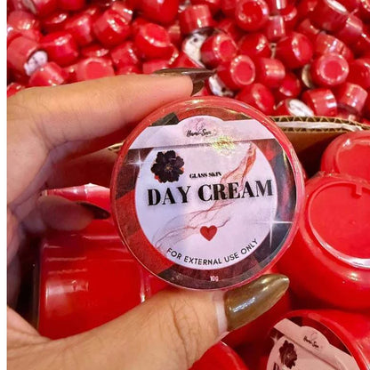 Hamisan Glass Skin Day Cream with Broad Spectrum Sun Protection 10G